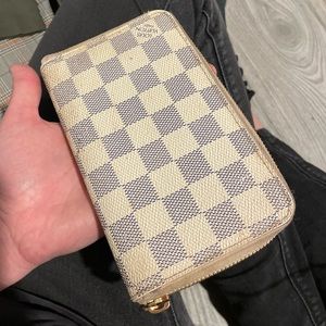 (Negotiable) Authentic Louis Vuitton Long Zippy Damier Wallet Azure